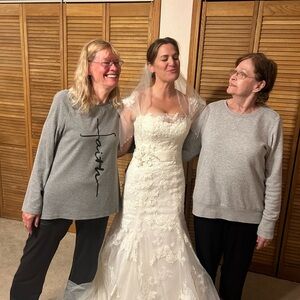 Elegant White Lace Wedding Dress